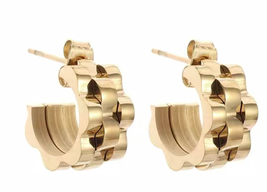 Naudy Semi Hoops Earrings